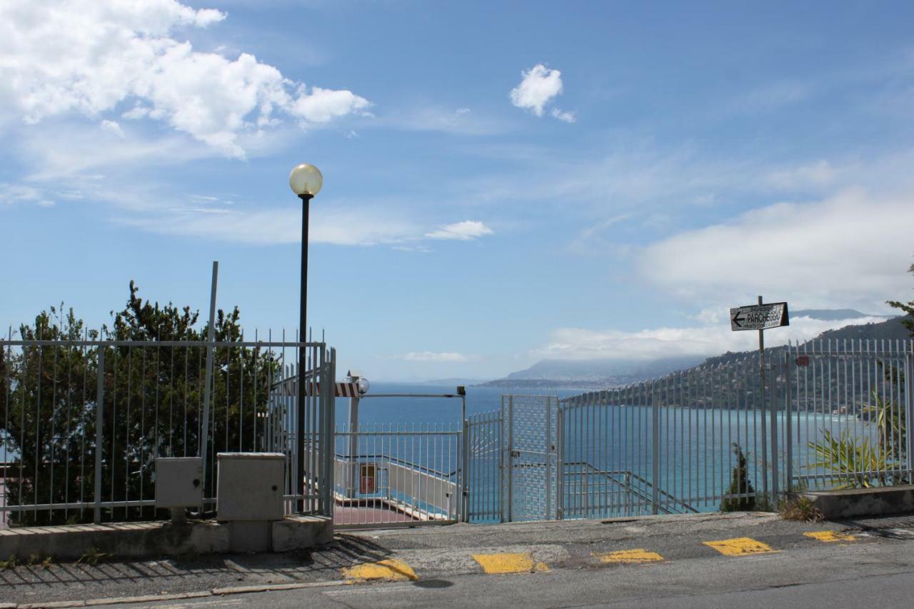 Casa Calandre Mare Lägenhet Ventimiglia Exteriör bild